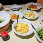 香港飲茶専門店 香港大飯店 - 北京ダック､蟹肉玉子炒め､クラゲ､海老マヨ､えびチリ､豆苗炒め♪