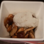 卯屋 - お通し（なめこ）