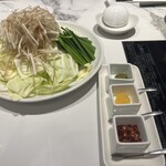 博多もつ鍋 やま中 - 