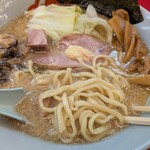 ラーメン山岡家 - 白みそとんこつラーメンアップ