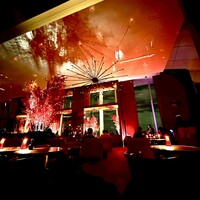 ザ タヴァン グリル＆ラウンジ - 