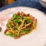 赤坂 四川飯店 - 牛肉とピーマンの細切り炒め