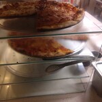 East Borough Pizza - 料理写真:店頭の陳列棚