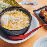 焼鳥どん - 名物の煮込みです