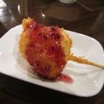 創作串揚 つだ - カマンベールのブルーベリーソース