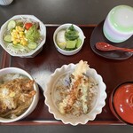 こだわりとんかつひかり亭 - 小丼セット（税込1,408円）　※小丼はミニエビ玉丼とミニ天丼