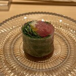 鮨 めい乃 - まぐろとハーブ生春巻き