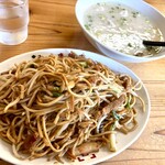 みくま飯店 - やきそば大盛り1100円（サービススープ付き）