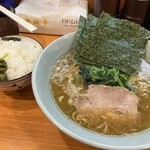 横浜家系らーめん 志 - 料理写真: