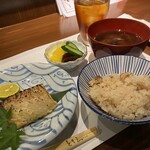 魚と煮込みとわら焼きと ととと - 