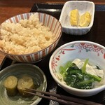 蕎麦 ろうじな - 炊き込みご飯と小鉢です♪