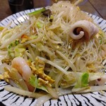 葉蓉餃子坊 - 五目焼きビーフン。シェアできる量