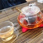 美心・翠園 - お茶は２種類。