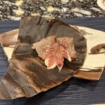 鉄板焼きレストラン 山吹 - 食べる紅葉と肉と朴葉