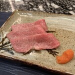 鉄板焼きレストラン 山吹 - 大トロと見間違えても罪にはなりません