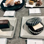 珈琲回廊 - 和菓子も、何とも洗練されたデザイン