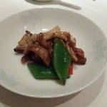 中国料理 皇苑 - 豚ロース肉とキノコの黒豆炒め