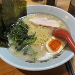 味吉家 - 横濱とんこつラーメン　塩　細麺
