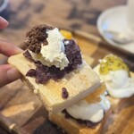 コーヒーハウス かこ - パン 持ち上げ