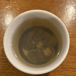 餃子の酒場マイケル - 〆に提供されるシジミ汁で深酒もリセット