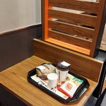 バーガーキング グランドスケープ池袋 - 大好きなぼっち席