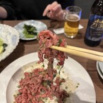 肉の條 - ユッケのリフトアップ