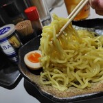 壱星 - つけ麺　中太縮れ麺