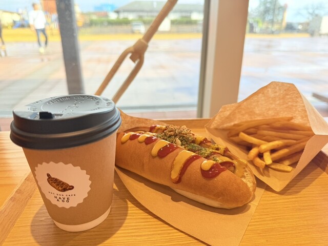 HOT DOG CAFE HAVE A GO（ホットドッグ カフェ ハブ ア ゴー） - 男鹿（ホットドッグ）の写真