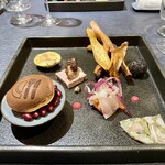 ブラッスリー リーヌ - なますシューのバランスが最高。ほんのり八角風味？甘みと酸味が効いたビーツのソースがよく合う。ポークリエットは以前よりも塩気がマイルドに？竹炭感がより感じられた。どら焼きはラフランスのジャム。