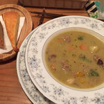 Original キッチン　ぐらっちぇ - ランチの具たくさんスープとパン