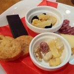 呑み食い歌処 一平 - ワインのお供セット600円