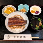 丸忠うなぎ - 料理写真:うな丼　※小鉢と果物は時期により変わります。