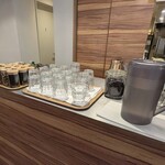 NEXT DOOR - お冷やは、セルフサービス