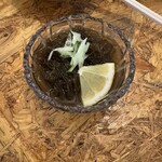 酒のみ屋 魚久 - もずく酢