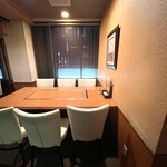 香呂木 - テーブル席