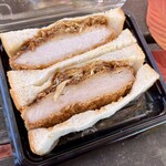 カンテボーレ - 料理写真:「ロースとんかつサンド」518円也。税込。