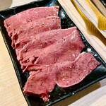 和牛ホルモンとタレ漬け焼肉 壺ほる - 
