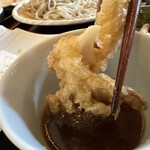 そば処まるた - 【2025.11.24(月)】椎茸天ぷらをスープに付けた