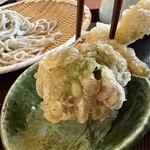 そば処まるた - 【2025.11.24(月)】舞茸天ぷらに抹茶塩を付けた