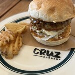 CRUZ BURGERS & CRAFT BEERS - 
