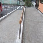 ぱにーに - 車椅子用にスロープもありますね～。いいっ!!