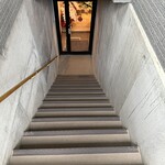 Green salad factory - 階段を降りて