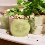 波へい - シャインマスカットとクリームチーズとチキンの生春巻