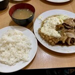 キッチンまつむら - しょうが焼きとチキン南蛮の定食