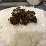 東京ボンベイ - ✅キーマカレー(鶏・野菜) ＲＥＤ中盛¥1.100！
      　※赤(RED・・赤は激辛)
      　※ご飯は中盛り迄無料♪
      　※大盛りは＋¥100になっていました
      　※ピクルス、アイスミニチャイ付き