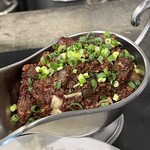 東京ボンベイ - ✅キーマカレー(鶏・野菜) ＲＥＤ中盛¥1.100！
      　※赤(RED・・赤は激辛)
      　※ご飯は中盛り迄無料♪
      　※大盛りは＋¥100になっていました
      　※ピクルス、アイスミニチャイ付き