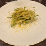 ICARO miyamoto - プンタレッラのレモンビネガー和え　カラスミを散らして。