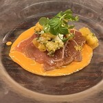 ICARO miyamoto - 和歌山のマカジキ　赤ピーマンのソース　ブラータチーズと柿のマリネ