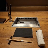 焼肉うしごろ 西麻布本店 - 私が案内されたテーブル席です。