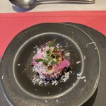 オーセンティック リビング ブッチャー エヌワイシー 福岡警固 - アミューズ。お肉の白和らしい。